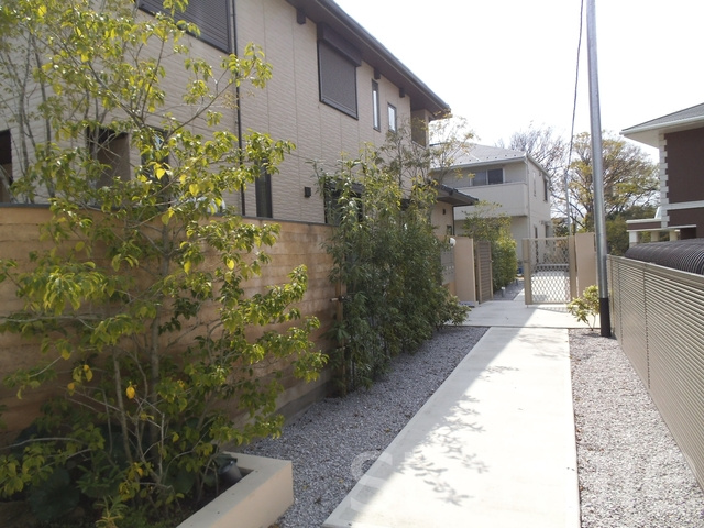 ソワーニュのエントランス|アパートの入り口です！！