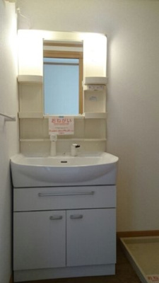 【洗面所】 | スティブル備後Ｂ | 明るい洗面所です