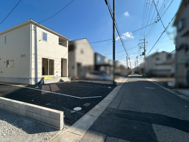 三木市末広　第10　１号棟の前面道路含む現地写真