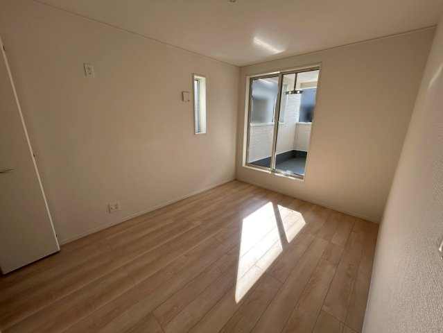 三木市末広　第10　１号棟の前面道路含む現地写真