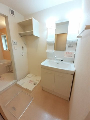 【洗面所】 | エヴァＦ | 明るい洗面所です