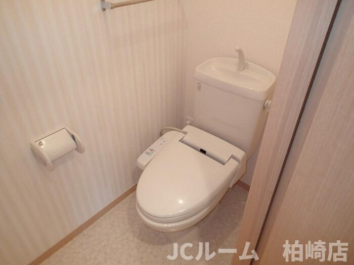 柏崎市大字藤井のアパートのトイレ