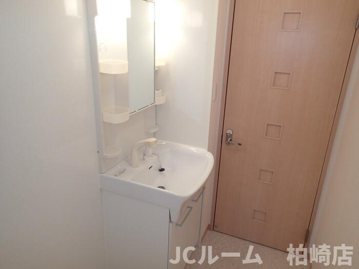 柏崎市大字藤井のアパートの洗面所