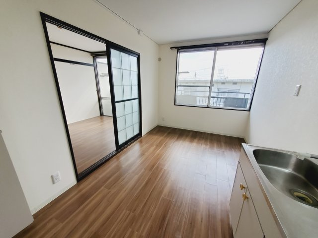 宝山ハイツの居間・リビング