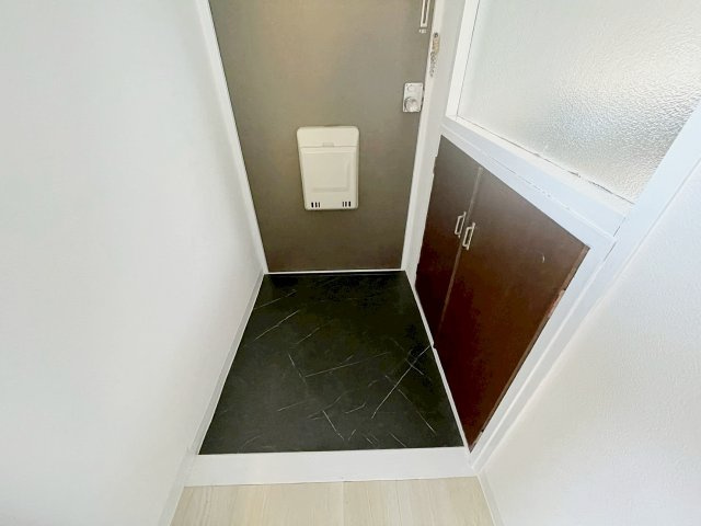 リバーコートの玄関|収納もある玄関です