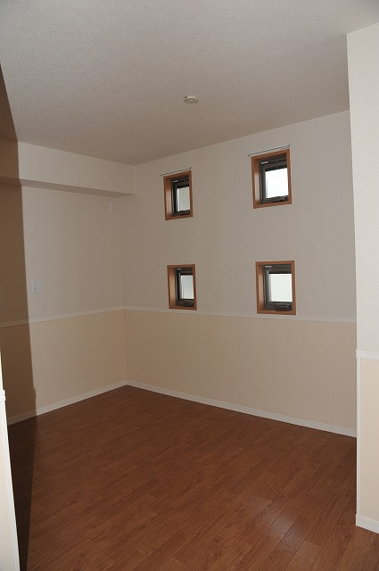 ルシェリア湘南の洋室