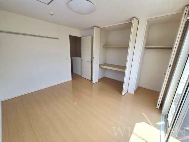 メゾハイネスの洋室