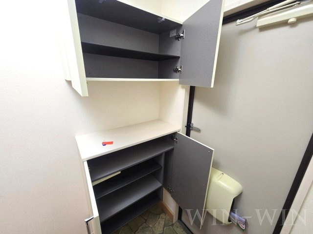 メゾハイネスの玄関