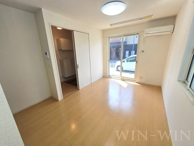 メゾハイネスの居間・リビング