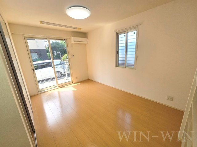 メゾハイネスの居間・リビング