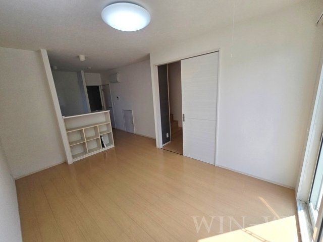 メゾハイネスの居間・リビング