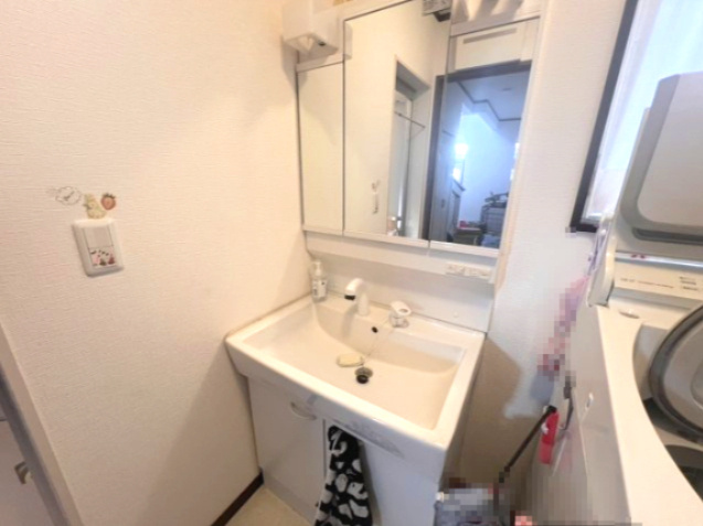 比企郡中古戸建　4年前水廻りリフォーム♪の独立洗面台