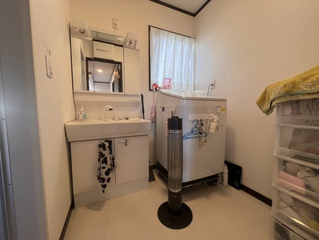 比企郡中古戸建　4年前水廻りリフォーム♪の脱衣所