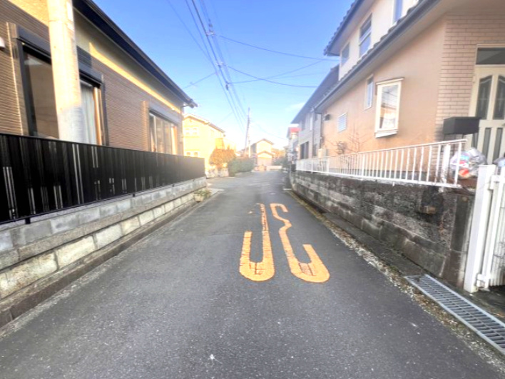 比企郡中古戸建　4年前水廻りリフォーム♪の前面道路含む現地写真