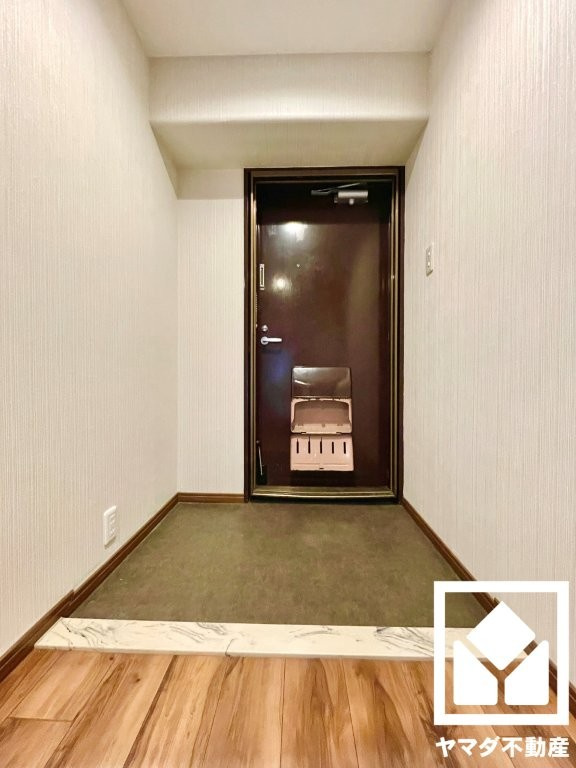 淀パークハイツの玄関