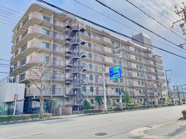 淀パークハイツの外観