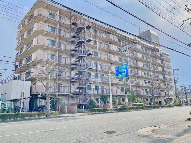 淀パークハイツの外観