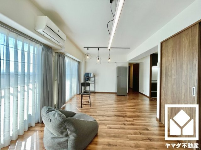 淀パークハイツの居間・リビング