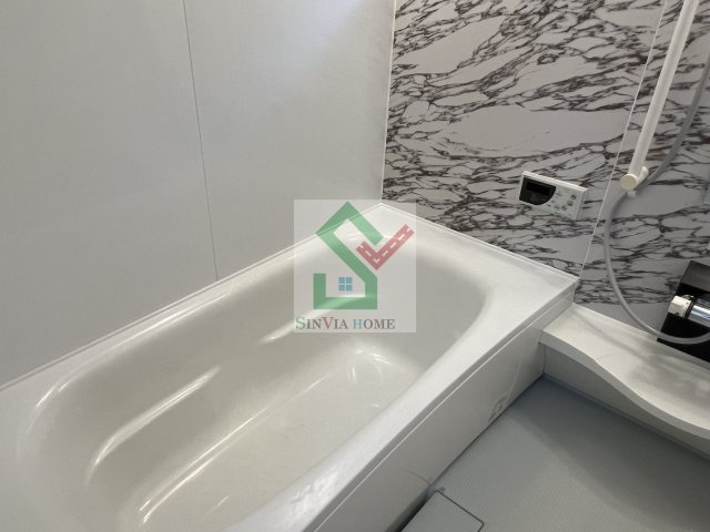 クローカスニイザAの浴室