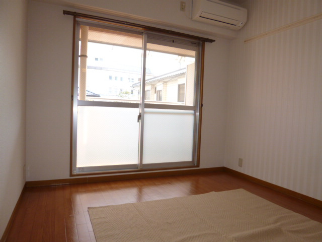 ミヨシマンション幸の居間・リビング|洋室