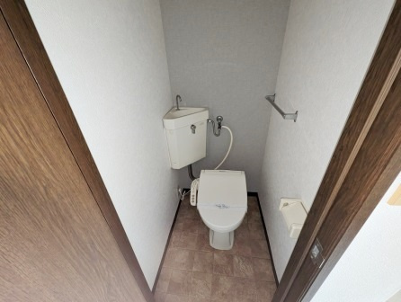 ファミーユ友光のトイレ|※別部屋写真