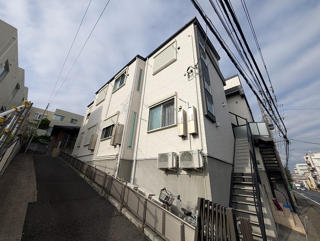 アザーレ・パッシオ生田壱番館の外観