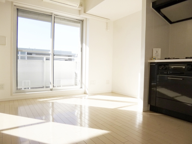 プリムヴェール西尾久の居間・リビング|本当に日当たりの良いリビングルーム！