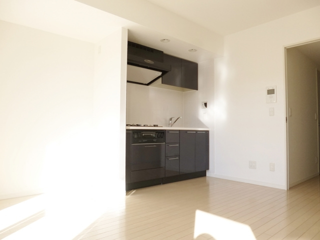 プリムヴェール西尾久の居間・リビング|たっぷり陽が入るので温かいです！