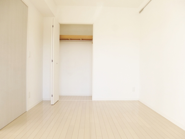 プリムヴェール西尾久の居間・リビング|リビング隣の洋室！