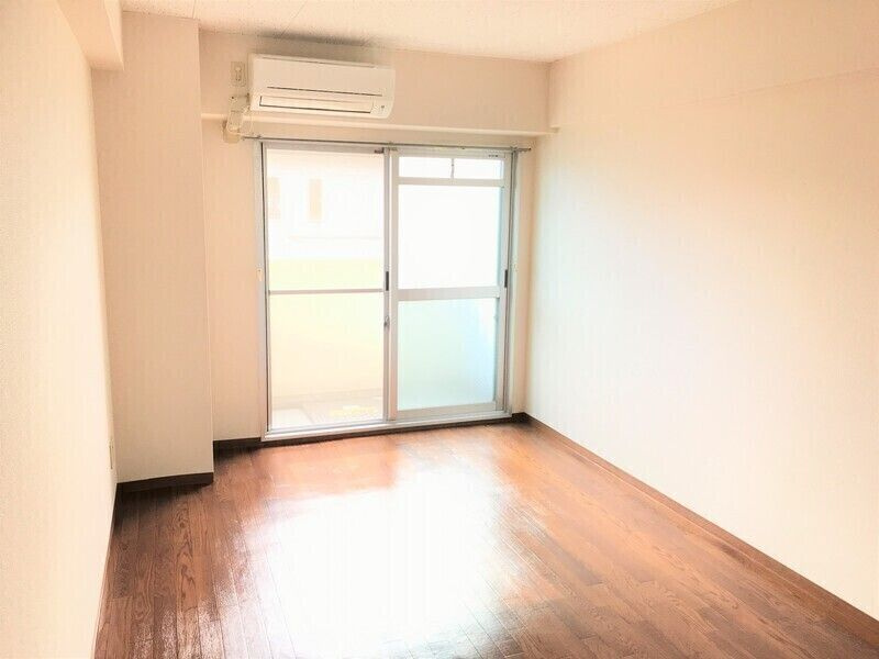 エムアイキャッスルの洋室