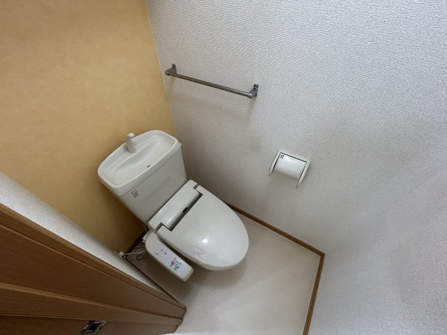 ハイグランツBのトイレ|ゆったりとした空間のトイレです