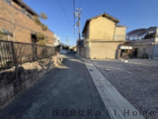 たつの市揖保川町正條　売土地の前面道路含む現地写真