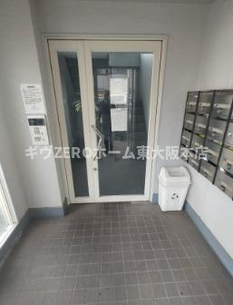 SENTIA八戸ノ里のエントランス