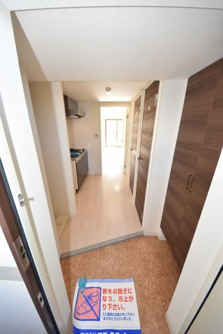 ラグゼ難波西Ⅲの玄関