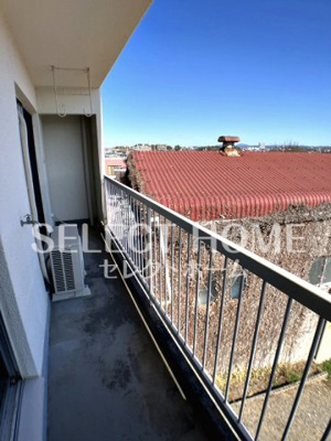 【バルコニー】 | レジデンスさくら | 開放的で明るい空間を演出してくれるバルコニーです