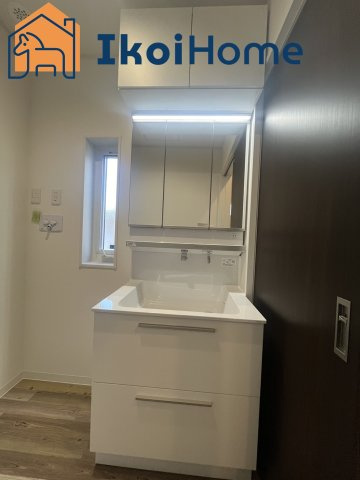 明石市西明石町1丁目　2号地　新築戸建の洗面所|◆同社施工例◆年中無休：当日予約可●洗濯パンがついていません。5000〜15000円前後です