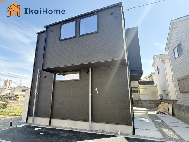 明石市西明石町1丁目　2号地　新築戸建の駐車場|【ホームページに現地動画掲載中】●年中無休：当日予約可●近隣には大きな公園もあり、子育て環境良好♪