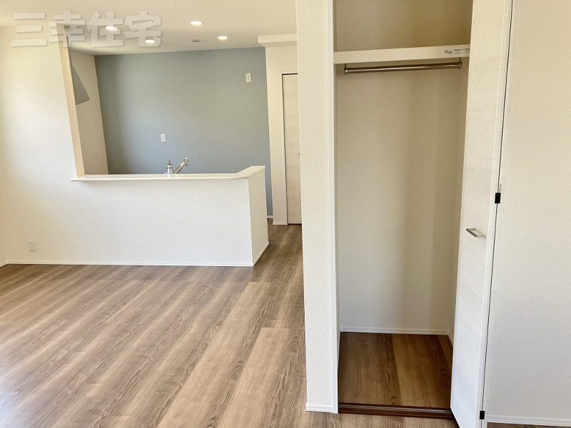 碧南市岬町の収納|リビングに収納があります