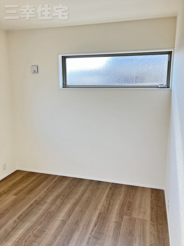 碧南市岬町の洋室|2面採光でとっても明るい