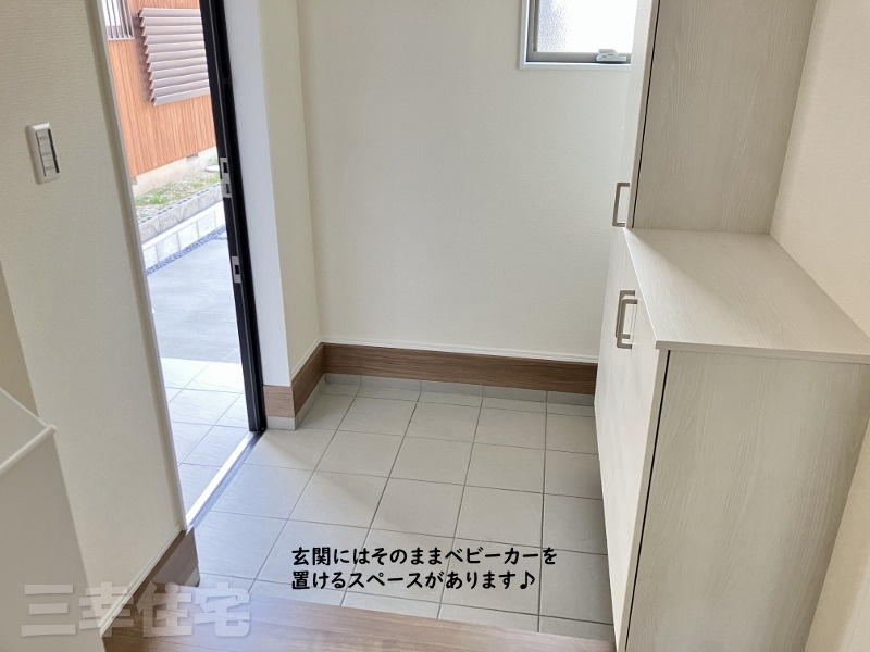 碧南市岬町の玄関|とっても広い玄関