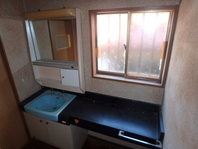 S1745H　立野中古住宅の独立洗面台