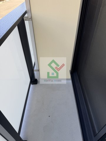 小手指駅　新築アパートのバルコニー