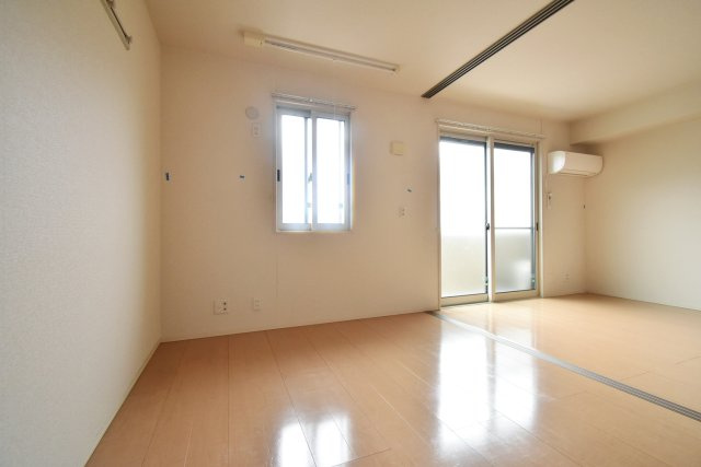 ペルルⅡの洋室