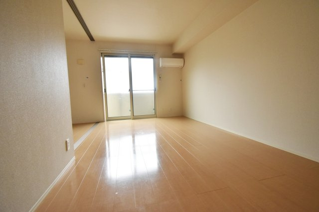 ペルルⅡの居間・リビング