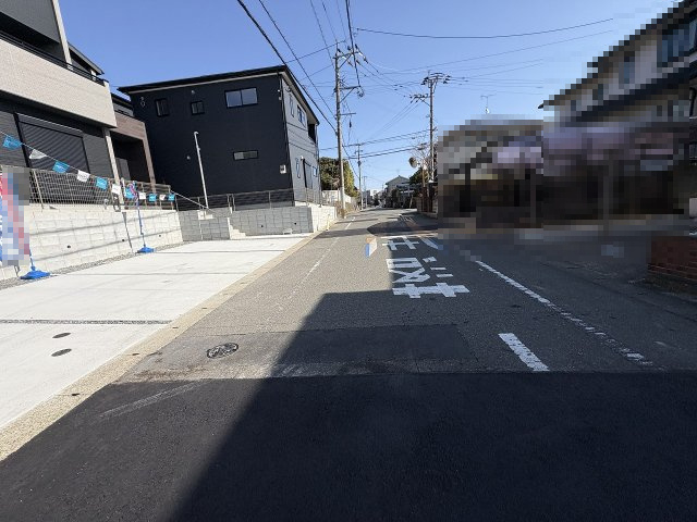 【その他】 | 春日市一の谷5丁目2期　2号棟（全4棟）【仲介手数料無料・0円】 | 現地写真。前面道路です。