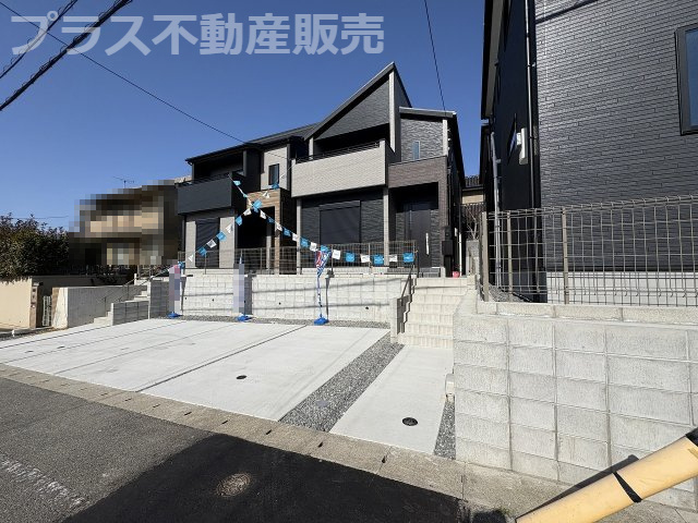 【外観】 | 春日市一の谷5丁目2期　2号棟（全4棟）【仲介手数料無料・0円】 | 現地写真。プラス不動産販売なら、現場の全ての棟をまとめてご見学頂けます。