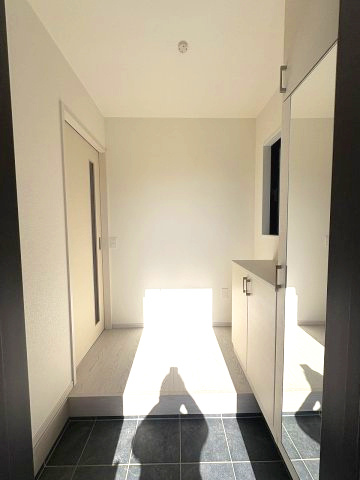 【玄関】 | 春日市一の谷5丁目2期　2号棟（全4棟）【仲介手数料無料・0円】 | 現地写真。