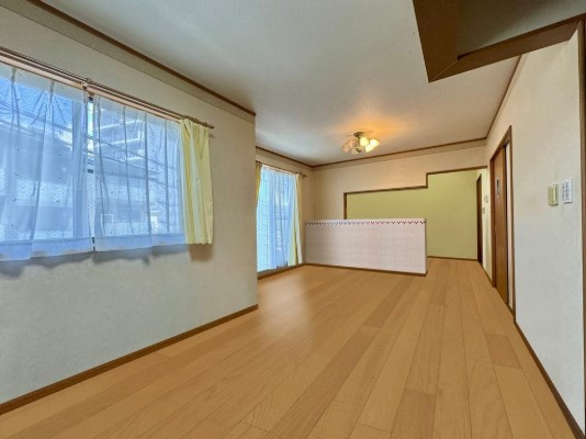 大阪市城東区永田1丁目　戸建の居間・リビング