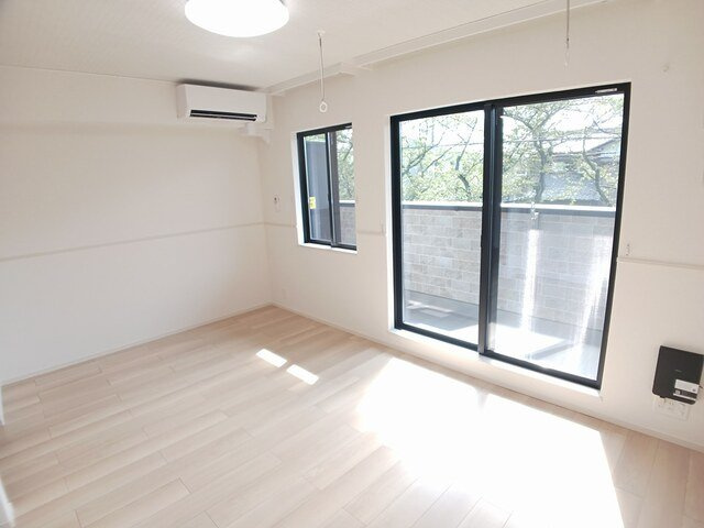 エムズステージⅧの居間・リビング