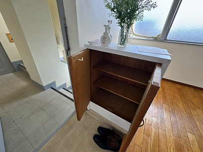 松屋ビルの玄関